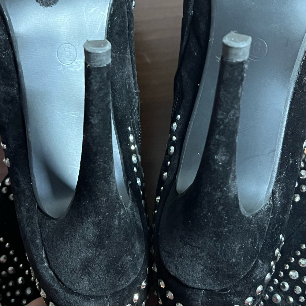 Olivia Miller Knee High Black Boots Studded Detail All Throughout Size 6 NWOT - Picture 7 of 10